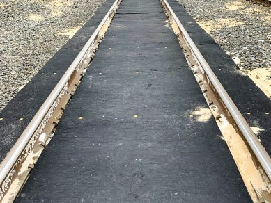 Spilltration® Railroad Oil Leak & Spill Outer Track Mat: SPL112