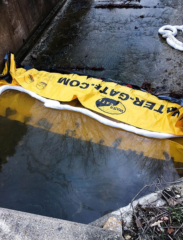 Flexible Oil Spill Dam