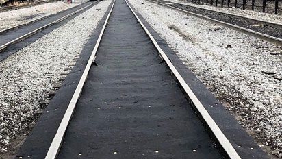 Spilltration® Railroad Oil Leak & Spill Inner Track Mat