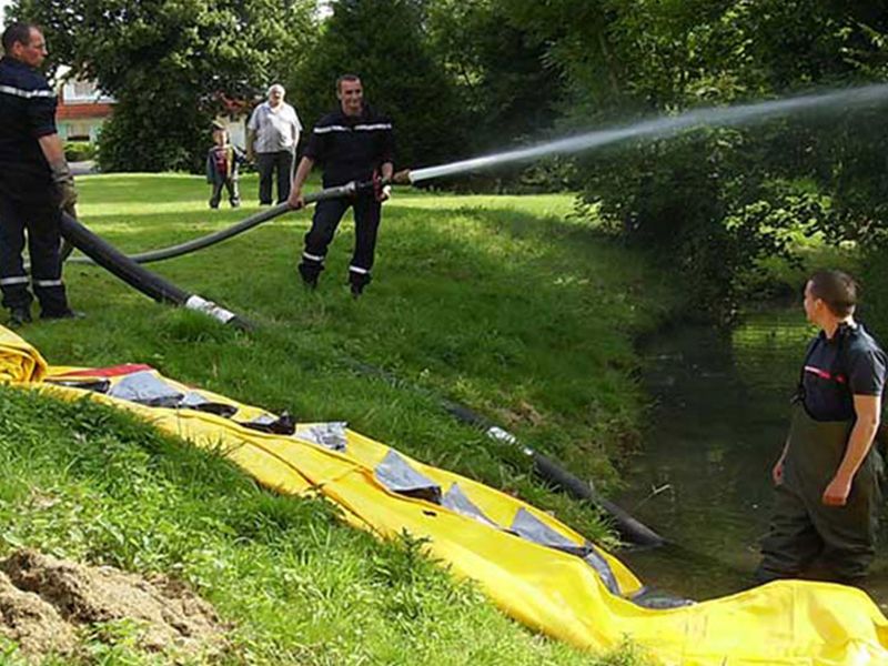 Instant Underflow Oil Spill Dam can be washed and reused 