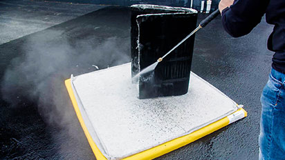 4x4 Super Husky Pan absorbs 15.5 gallons of oil